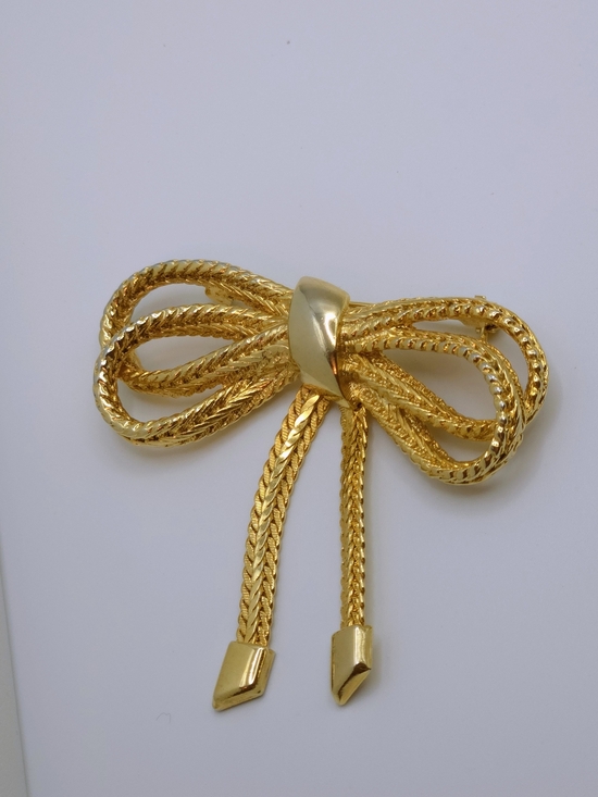 Vintage Jewelry - Vintage Gold Tone Bow Brooch